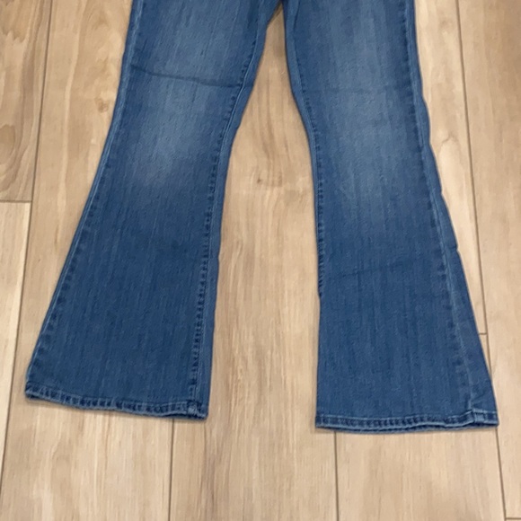 EUC Cat & Jack Brand Girls Teen Tween Size 12 Super Flare Stretch Jeans Denim - Picture 3 of 12